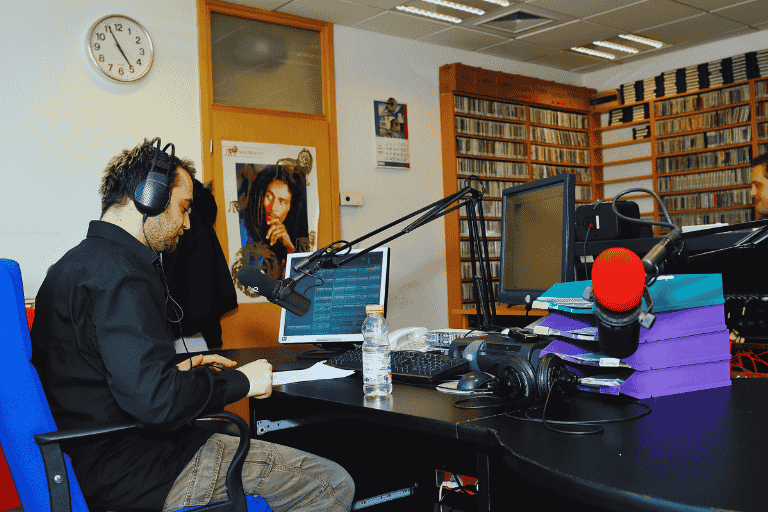 Radio media buying services for securing prime ad placements and optimizing campaign reach and effectiveness.